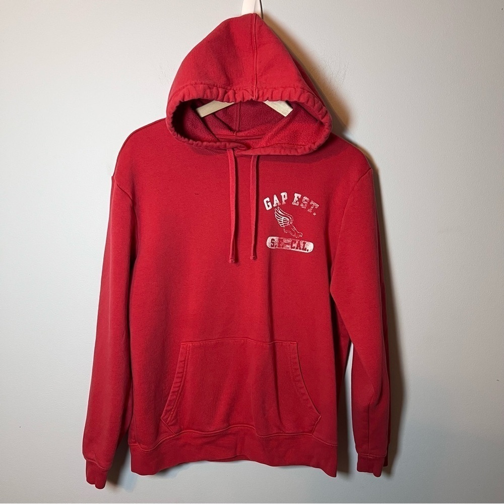 GAP Hoodie Men’s M Weathered Red Sweatshirt Fleece Pullover - Casual Cozy Soft - Picture 1 of 7